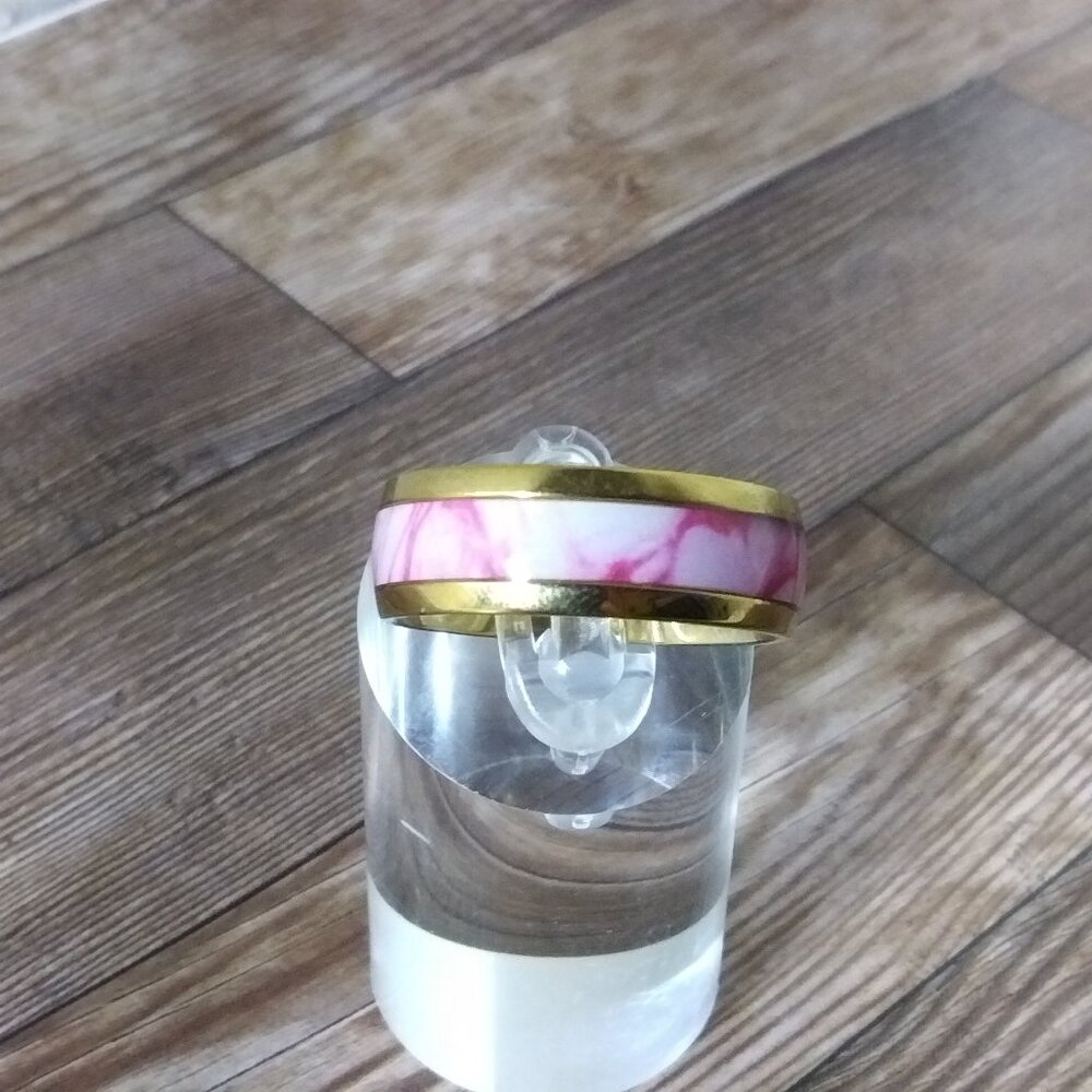 New, Size 11, 8 mm Stainless Steel Band Gold-Pink/Cream